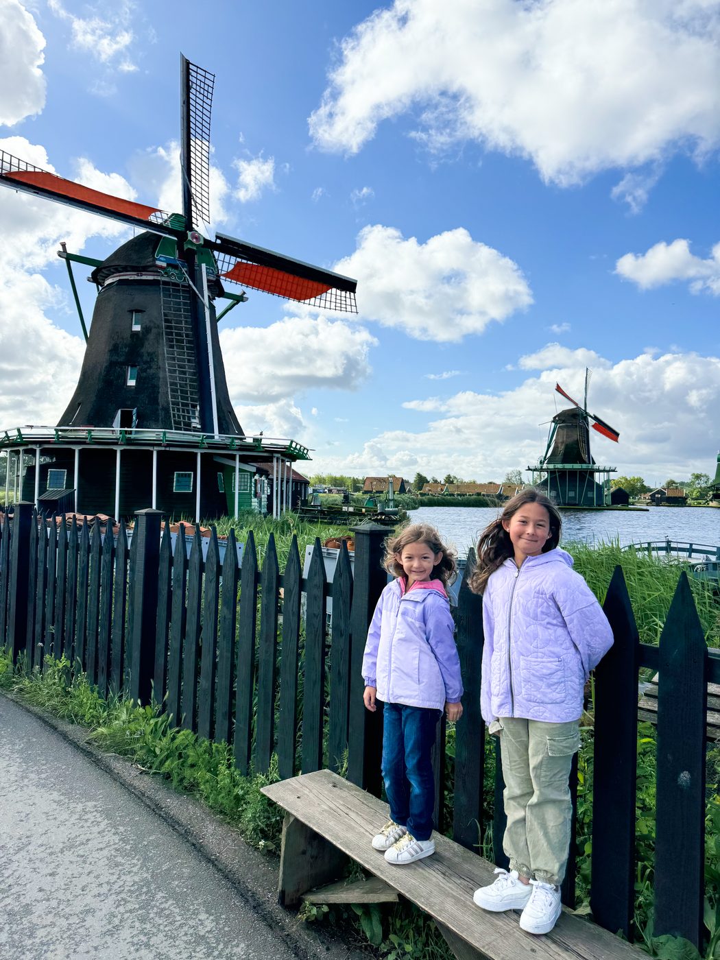 The girls at the Dutch windmills